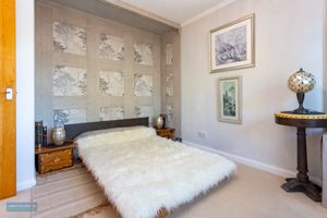 Bedroom- click for photo gallery